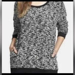 Lucky Lotus black white long sleeve‎ round neckline thick knit relaxed sweater L